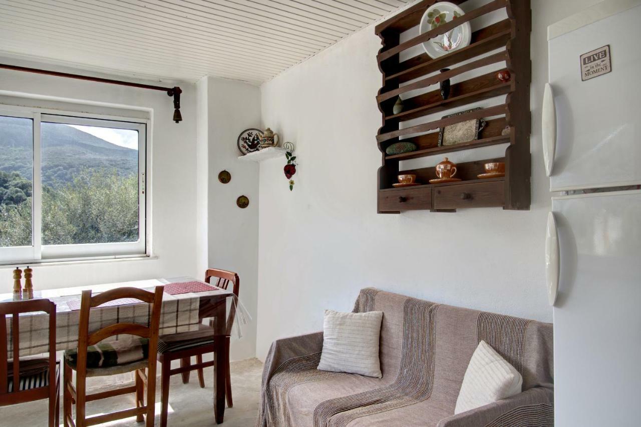 Traditional Cretan Country House Plokamianá Exterior photo